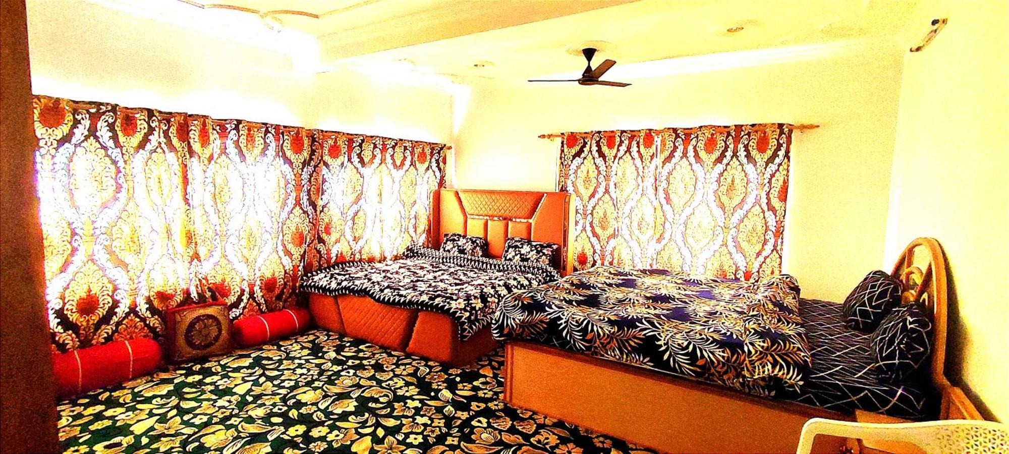 The Clover Inn Сринагар Экстерьер фото